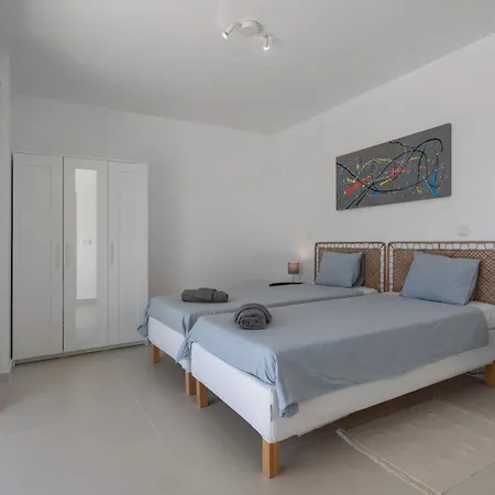Peace House - 8 Βίλα