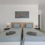 فيلة Peace House لورينها